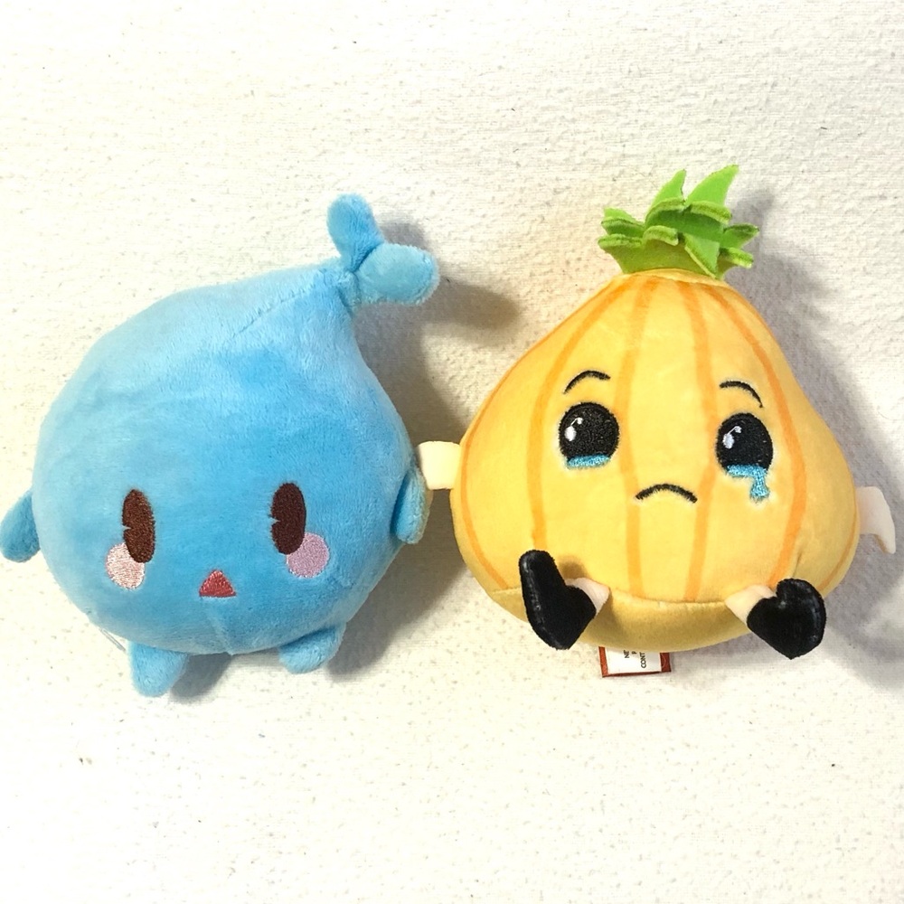 4/$20 Kunjo - Archi the Lonely Onion Plush Backpack Clip / Dangler & Blue Whale